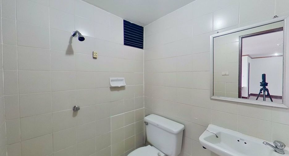 For sale and for rent 3 bedrooms condo in Watthana, Bangkok