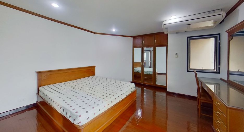 For sale and for rent 3 bedrooms condo in Watthana, Bangkok