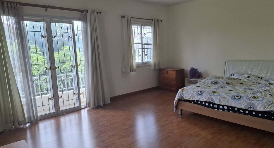 For rent 5 bedrooms house in San Kamphaeng, Chiang Mai