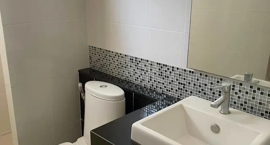 For rent 3 bedrooms house in Saraphi, Chiang Mai