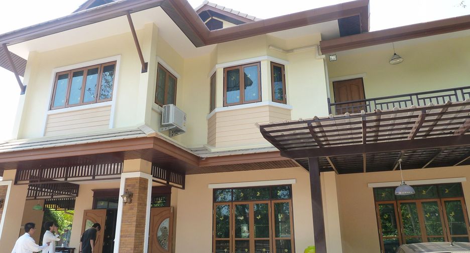 For sale 5 bedrooms house in Mueang Chiang Mai, Chiang Mai