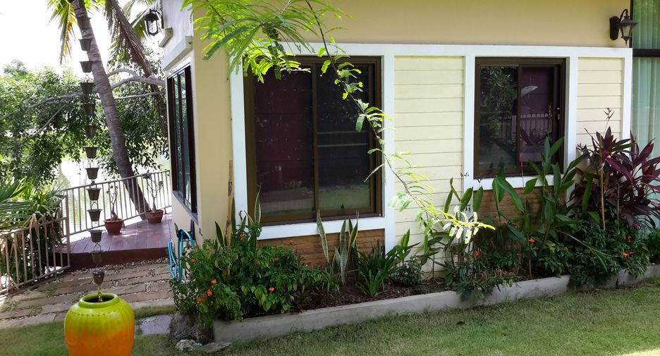 For sale 5 bedrooms house in Mueang Chiang Mai, Chiang Mai