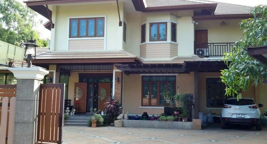 For sale 5 bedrooms house in Mueang Chiang Mai, Chiang Mai