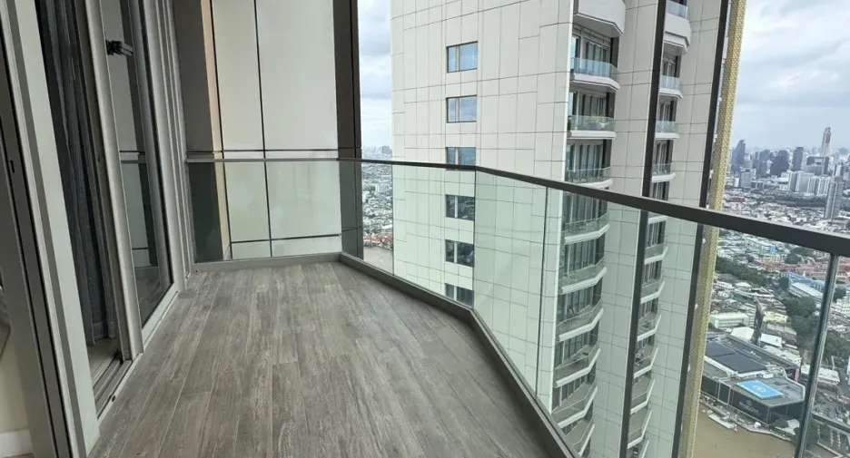 Продажа 2 спальни кондо в Кхлонг Сан, Бангкок