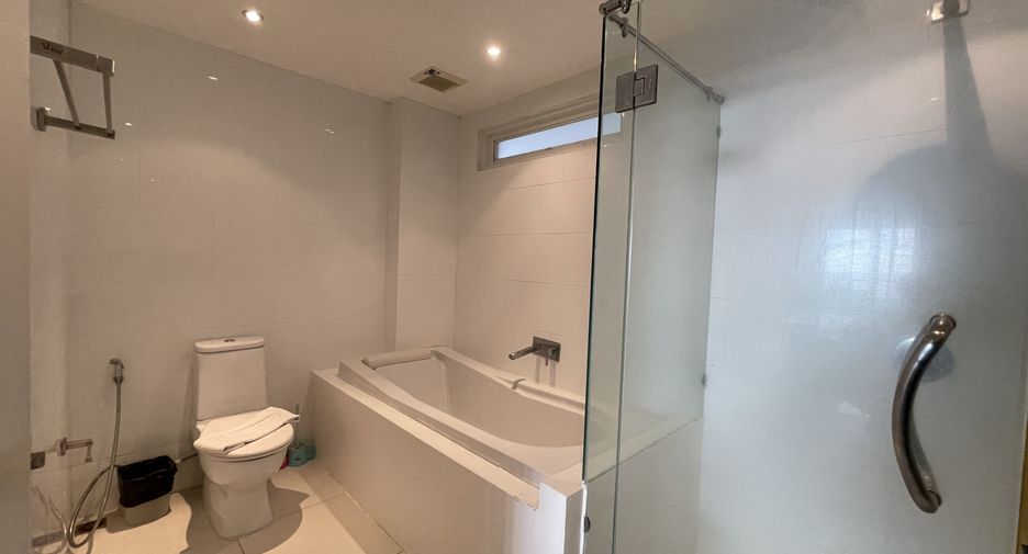 For sale and for rent 2 bedrooms condo in Mueang Phuket, Phuket