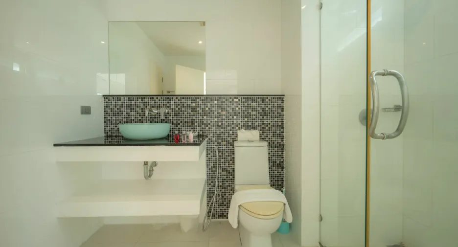 For sale and for rent 2 bedrooms condo in Mueang Phuket, Phuket