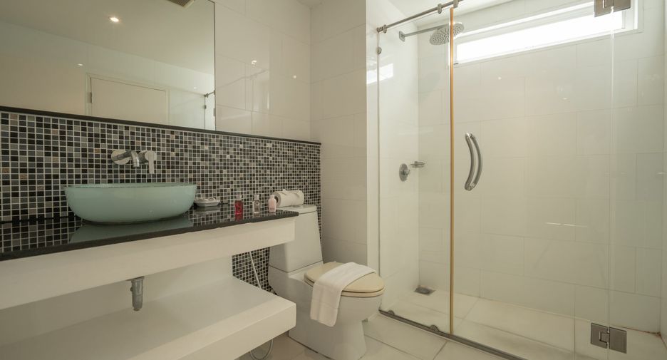For sale and for rent 2 bedrooms condo in Mueang Phuket, Phuket