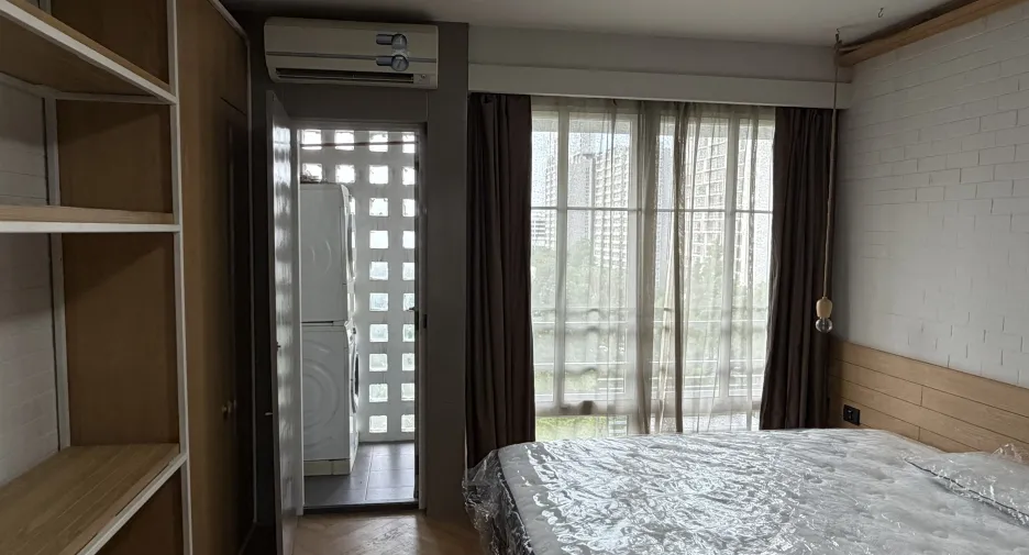 For sale 1 bed condo in Huai Khwang, Bangkok