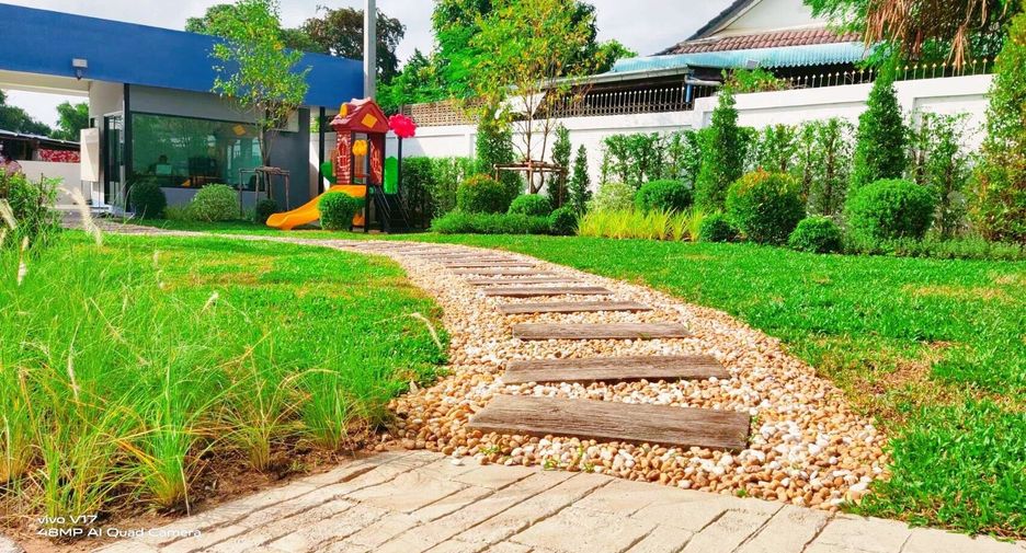 Casa adosada en venta de 4 habitaciones en Sattahip, Chonburi