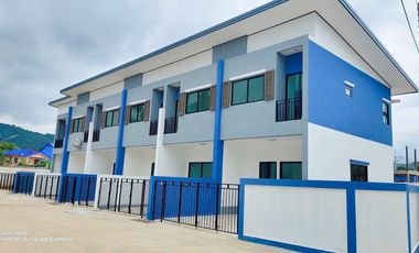 Casa adosada en venta de 4 habitaciones en Sattahip, Chonburi