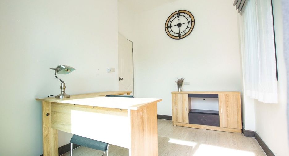 Casa adosada en venta de 4 habitaciones en Sattahip, Chonburi