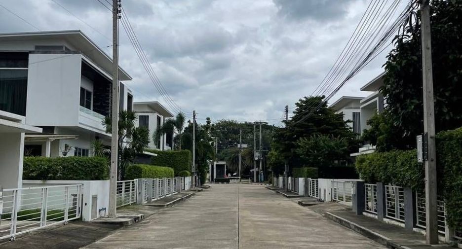 For sale 3 bedrooms house in Hang Dong, Chiang Mai