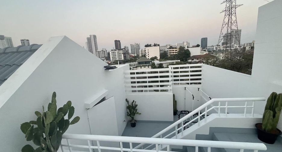 出售 和 出租 6 卧室 独立屋 在 Chatuchak, 曼谷