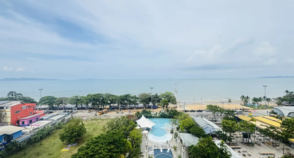 For rent 3 bedrooms condo in Bang Lamung, Chonburi