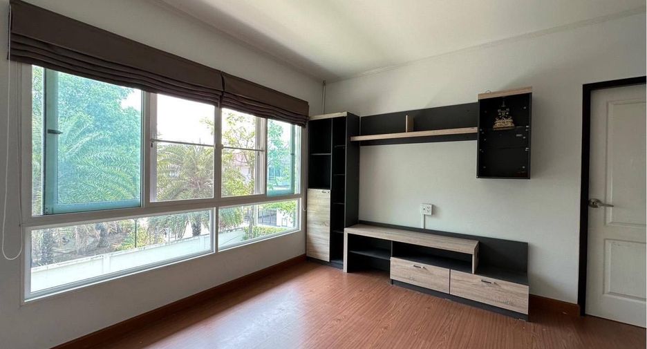 For sale 4 bedrooms house in Mueang Chiang Mai, Chiang Mai
