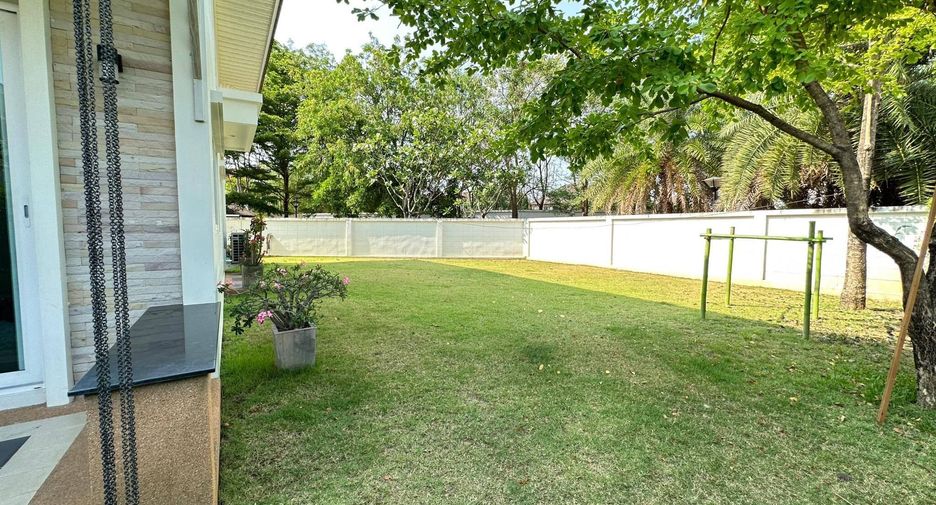 For sale 4 bedrooms house in Mueang Chiang Mai, Chiang Mai