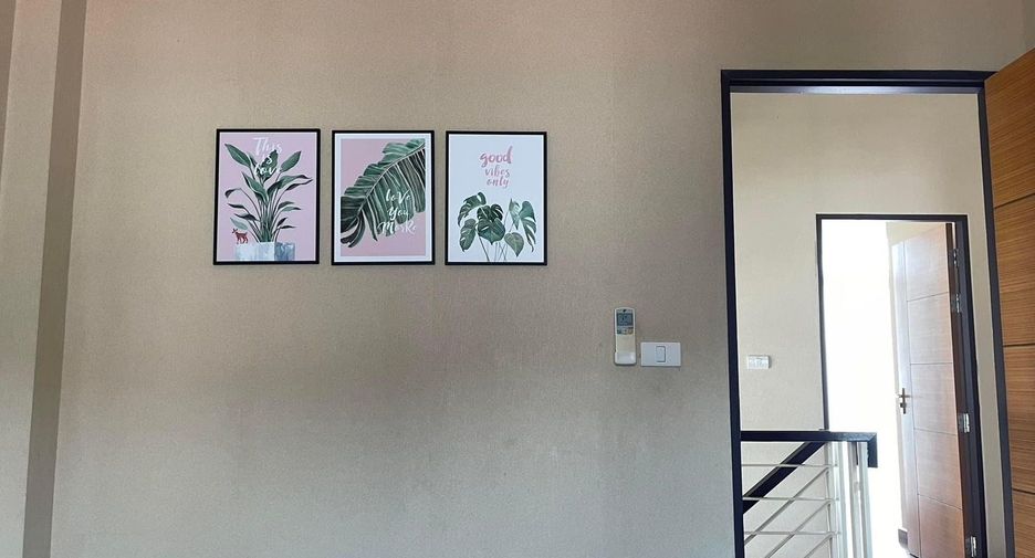 For rent 3 bedrooms house in Saraphi, Chiang Mai