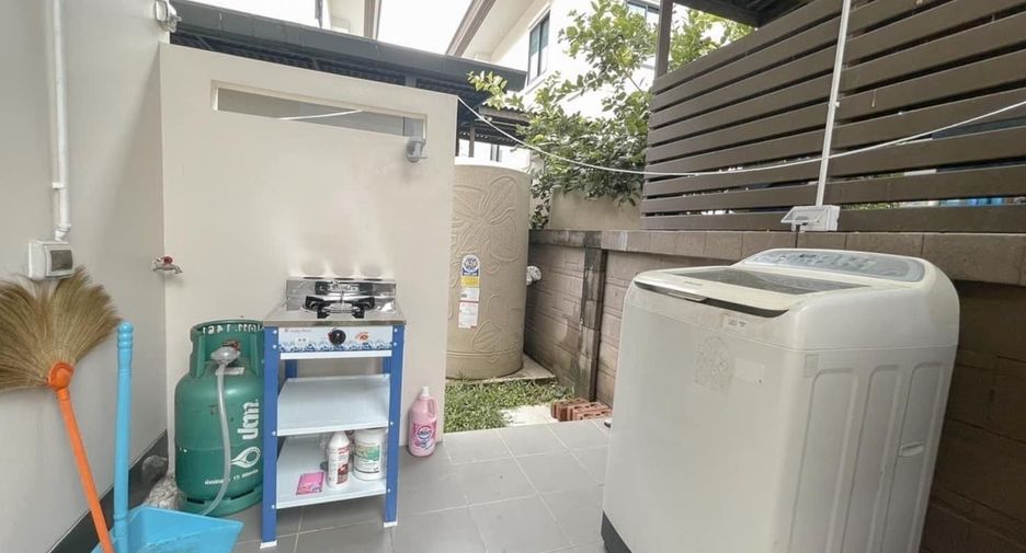 For rent 3 bedrooms house in Saraphi, Chiang Mai
