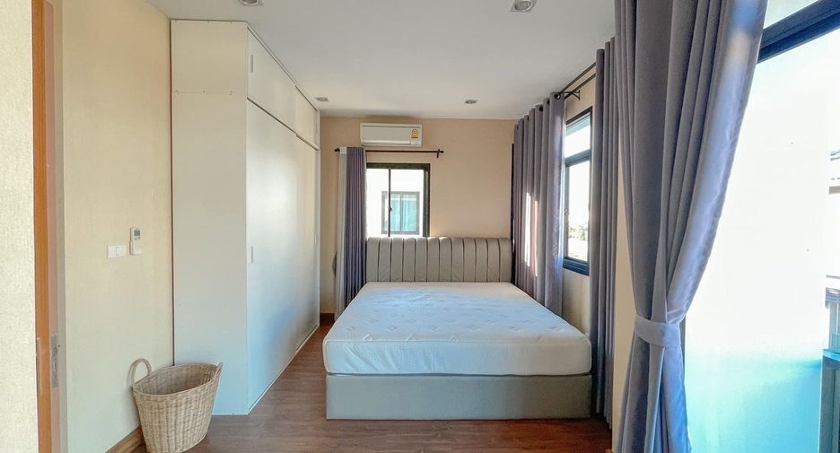 For rent 3 bedrooms house in Saraphi, Chiang Mai
