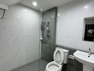 For sale 4 bedrooms house in Mueang Nakhon Ratchasima, Nakhon Ratchasima