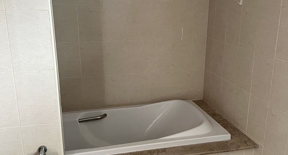 For sale 4 bedrooms house in Hang Dong, Chiang Mai