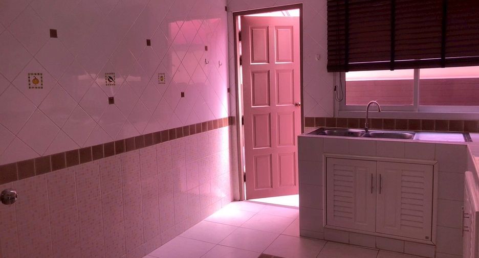 For rent 3 bedrooms house in Bang Lamung, Chonburi