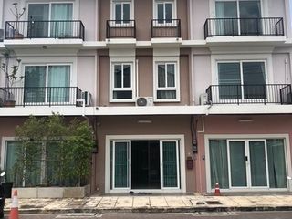 For Rent 3 Bedroom Townhouse In Mueang Chiang Mai