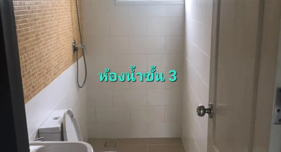 For rent 3 bedrooms townhouse in Mueang Chiang Mai, Chiang Mai