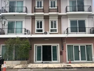 For Rent 3 Bedroom Townhouse In Mueang Chiang Mai