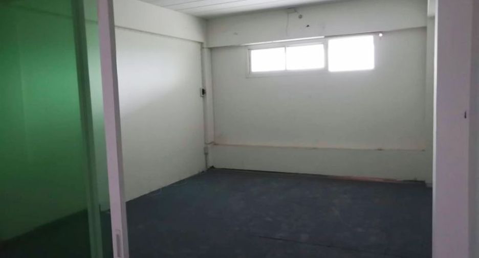 For sale 5 bedrooms townhouse in San Kamphaeng, Chiang Mai