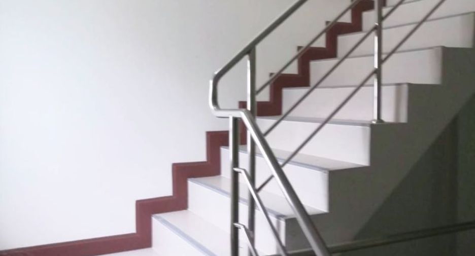 For sale 5 bedrooms townhouse in San Kamphaeng, Chiang Mai