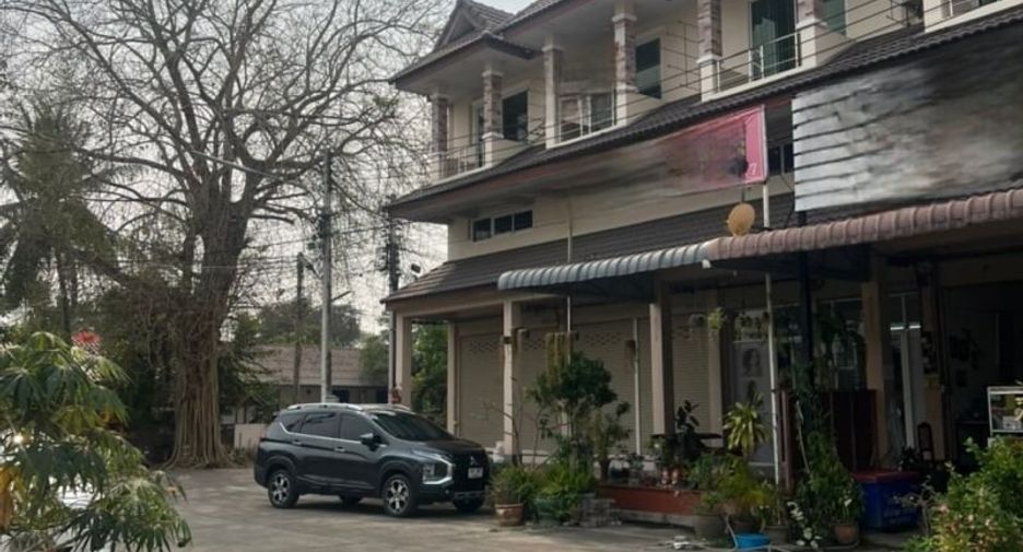 For sale 5 bedrooms townhouse in San Kamphaeng, Chiang Mai