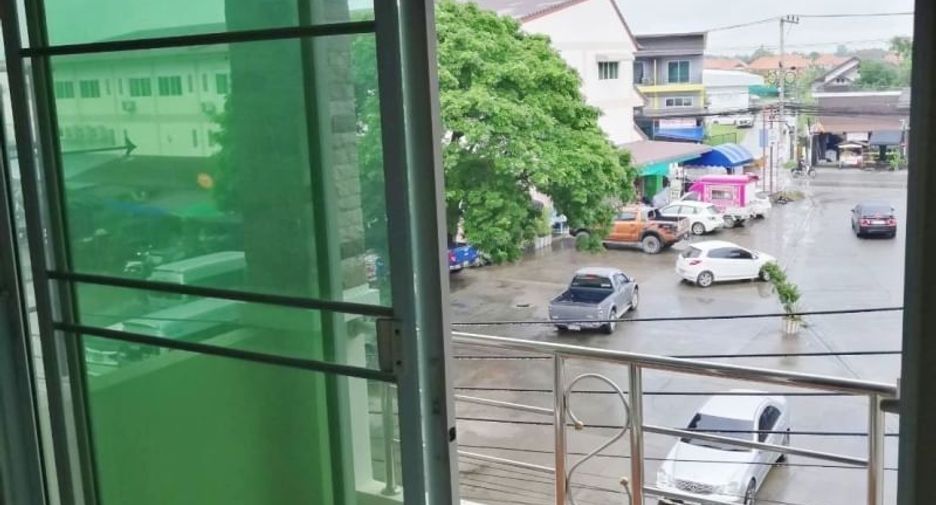 For sale 5 bedrooms townhouse in San Kamphaeng, Chiang Mai
