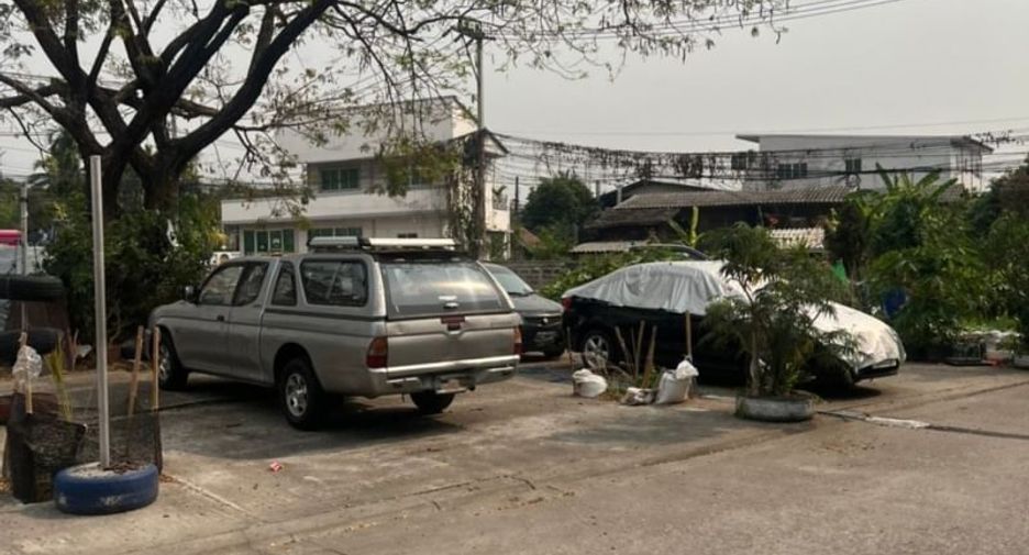 For sale 5 bedrooms townhouse in San Kamphaeng, Chiang Mai