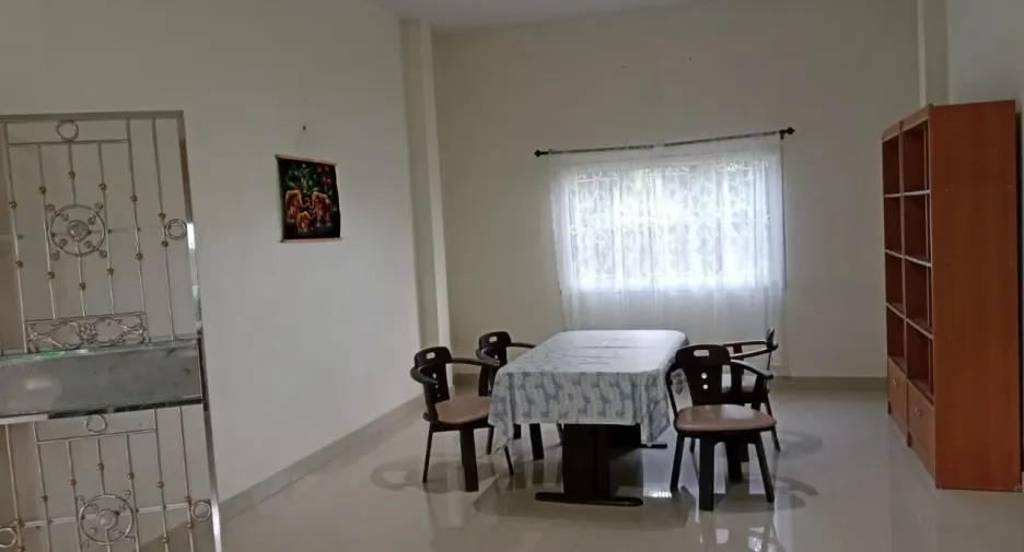 À louer 2 chambres maison de ville à Mueang Krabi, Krabi