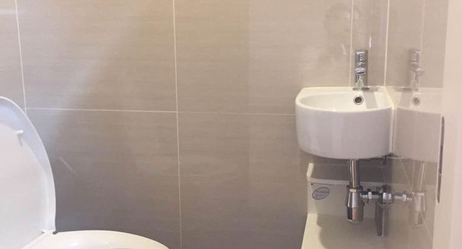 For sale and for rent studio condo in Khlong Toei, Bangkok