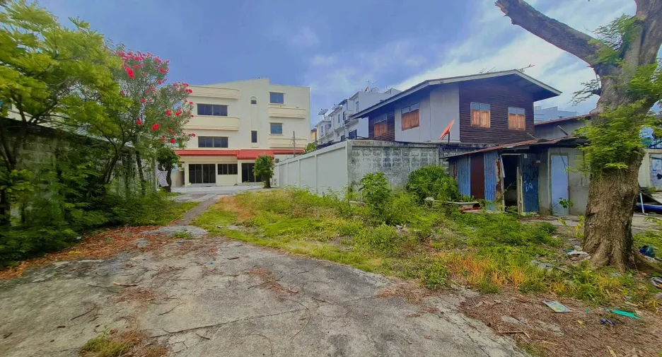 For sale and for rent 4 bedrooms townhouse in Yan Nawa, Bangkok