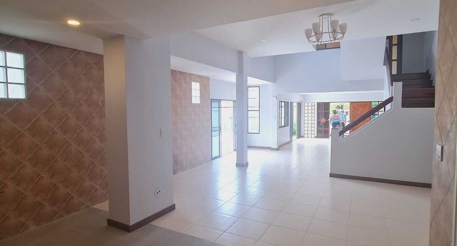 For sale and for rent 4 bedrooms townhouse in Yan Nawa, Bangkok