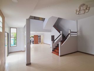 For sale and for rent 4 bedrooms townhouse in Yan Nawa, Bangkok