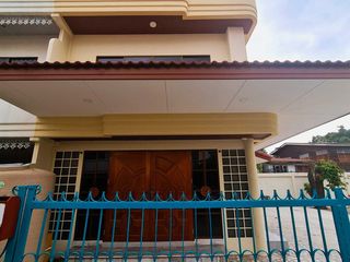 For sale and for rent 4 bedrooms townhouse in Yan Nawa, Bangkok