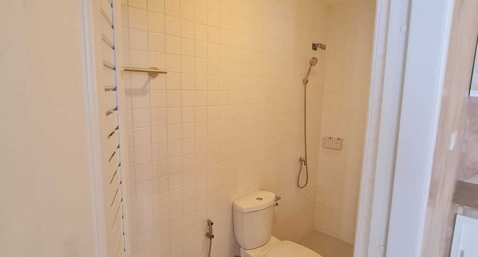 For sale and for rent 4 bedrooms townhouse in Yan Nawa, Bangkok