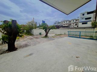 For sale and for rent 4 bedrooms townhouse in Yan Nawa, Bangkok