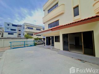 For sale and for rent 4 bedrooms townhouse in Yan Nawa, Bangkok