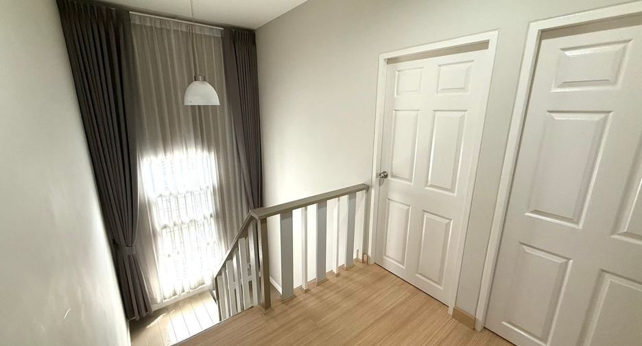 For sale 3 bedrooms house in San Kamphaeng, Chiang Mai