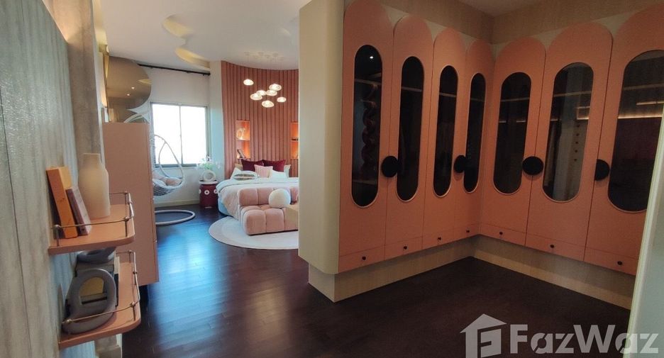 For sale 5 bedrooms house in Lat Krabang, Bangkok