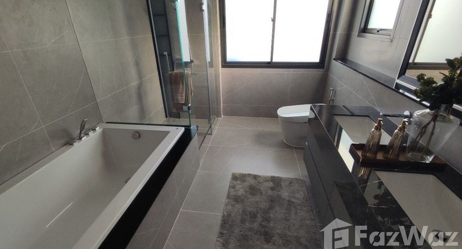For sale 5 bedrooms house in Lat Krabang, Bangkok