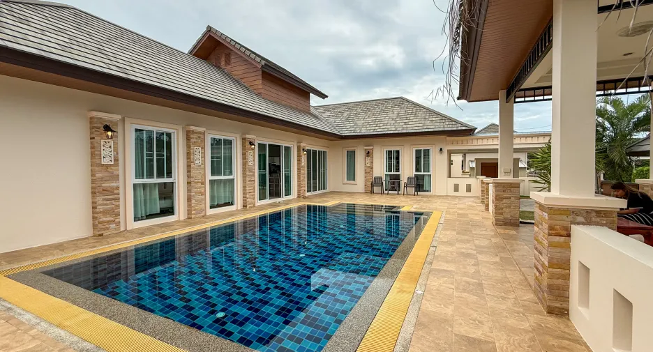 For rent 3 bedrooms villa in Hua Hin, Prachuap Khiri Khan