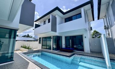 À vendre et à louer 3 chambres villa à Mueang Phuket, Phuket