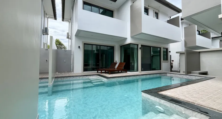 À vendre et à louer 3 chambres villa à Mueang Phuket, Phuket