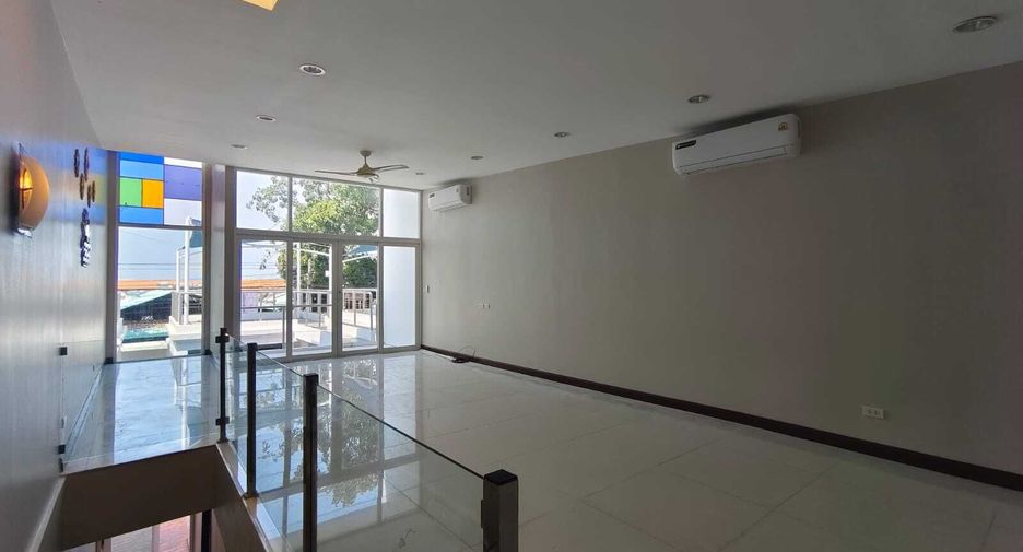 À louer 2 chambres villa à Bang Saray, Pattaya